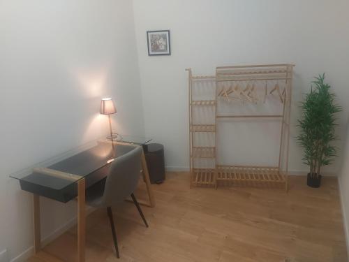 Chambre confortable et indépendante - Proche aéroport, Lyon et la Plaine de l'Ain (Chambre confortable et independante - Proche aeroport, Lyon et la Plaine de l'Ain) in Saint-Jean-de-Niost (Rhone-Alpes)
