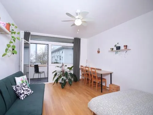 Gemütliches Zimmer mit Gemeinschaftsbereichen in Basel, Schweiz