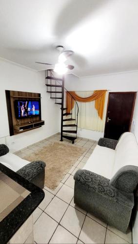 Sobrado em Condomínio Praia das Astúrias (Sobrado em Condominio Praia das Asturias) in 路易斯安東尼奧鎮