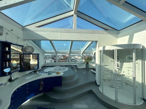 ห้องน้ำ, Allein 250qm im letzten Stock, Ausblick & Sauna, bei Salzburg in ไฟรลาสซิง