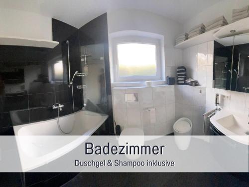 PENTHOUSE - 3 Schlafzimmer- sonnige Dachterrasse -Whirlpool & Alpenblick - Perfekt für Romantik oder Familienurlaub mit Kind, Hund willkommen - by FerienWohnenAmSee -, Überlingen (foto 10)
