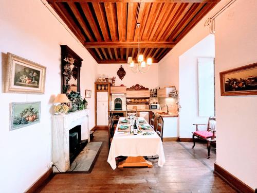 Séjour de Rêve au Château (Sejour de Reve au Chateau) in Castelnau-Valence
