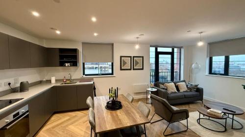 Serene- Stunning Two Bedroom 2 washroom, Spacious, dual aspect lounge, Jwellery Quarter, Birmingham City Centre, Birmingham (foto 8)
