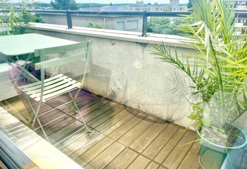 cozy apartment - 9 min from Palace of Versailles in เลอ เชอส์เนย์