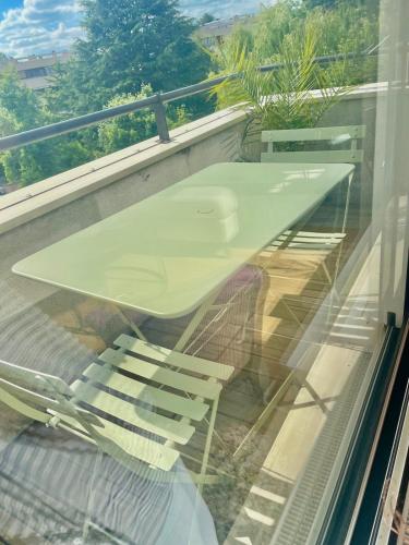 cozy apartment - 9 min from Palace of Versailles in เลอ เชอส์เนย์