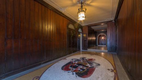 Friendly Venice Suites - image 6