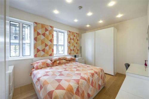 Carnaby Street Apartment - image 6