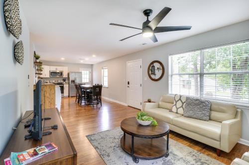 Cozy Vacation Rental about 2 Mi to Downtown Durham! in Durham, USA