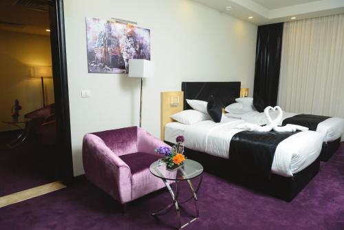 Superior Room with City View image 1