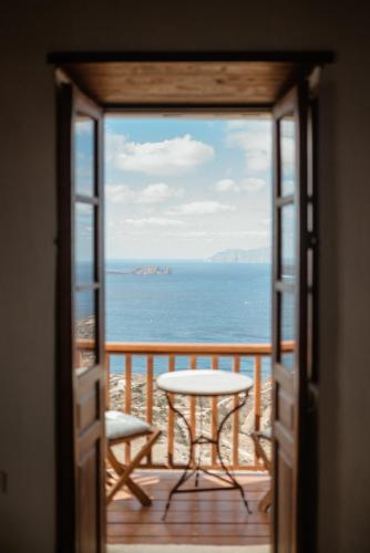 Castrum Traditional Sunset Suites chambre d'hôte Plákes