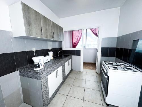 타가주 Spacious lux Apt, Pool, Sea View & Large Terrace 4성급 싱글룸 수영장