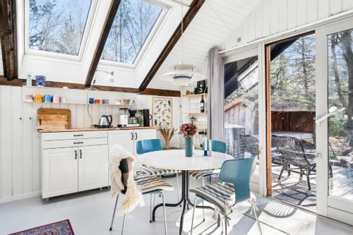 Exterior view, Enjoy The Peace And Charm Of This Cosy Little Holiday Home Surrounded By Forest And Nature Close To  in Ebeltoft