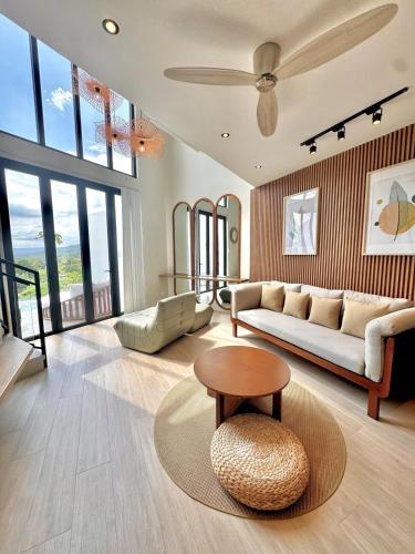 Serenity Crest - Taal Lake View near Taal Volcano