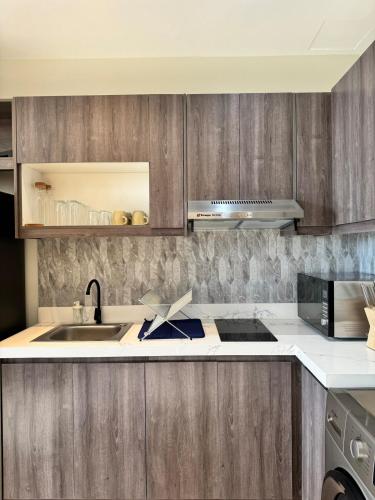 Serenity Crest - Taal Lake View near Taal Volcano