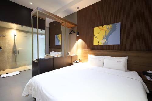 1 queen bed