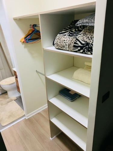 Dpto 10 minutos de aeropuerto muy lindo