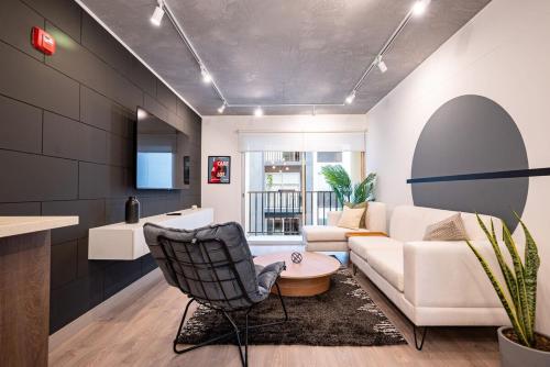 Gotham 2BR by Geko