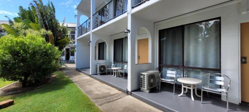 ทัศนียภาพภายนอกโรงแรม, โรงแรมทาวเวอร์ คอร์ท (Tower Court Motel) in อ่าวเฮอร์วี่