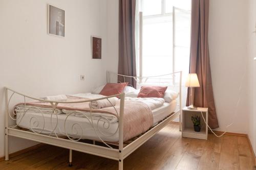 Comfortable 2BR Apt Central & Well Connected, Wiedeń