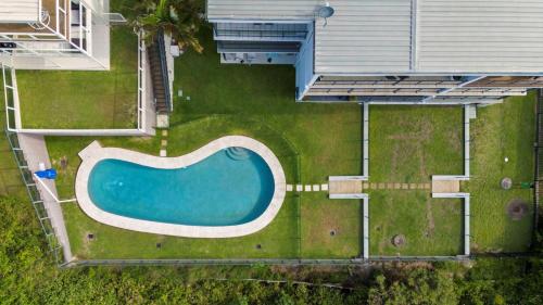 Apartment with Pool View  image 6