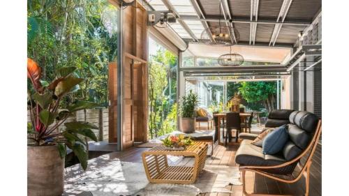 Three-Bedroom House room in Billibelongil - 40A Childe St Byron Bay