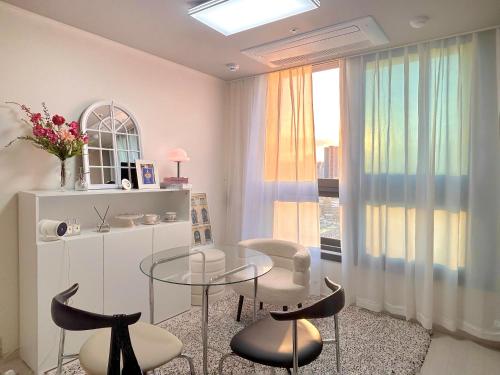 Dongseongro meomoom near February 28 Democratic Movement Memorial Park