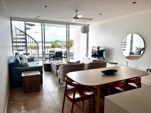 Unit 202 Plantation Resort - Rainbow Beach Aircon.Wifi.Pool. Views