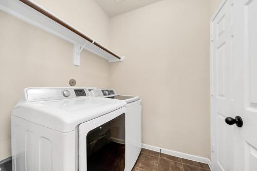 Cozy & Spacious Getaway -4Bedroom With King bed & Backyard, Houston (zdjęcie 10)