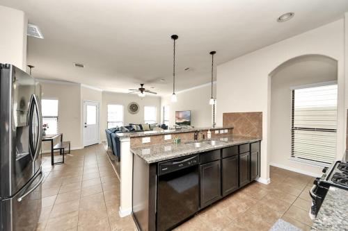 Cozy & Spacious Getaway -4Bedroom With King bed & Backyard, Houston (zdjęcie 5)