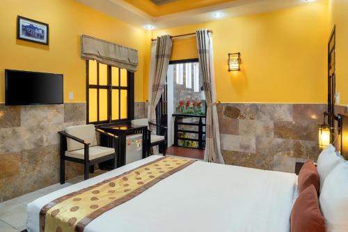 Deluxe Double or Twin Room image 3