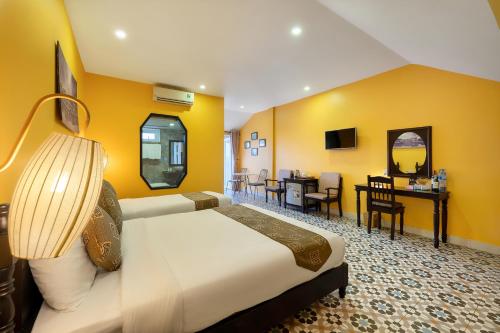 Deluxe Triple Room image 6