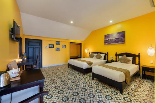 Deluxe Triple Room image 8