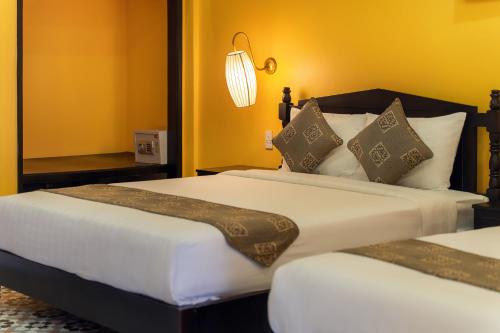 Deluxe Triple Room image 9