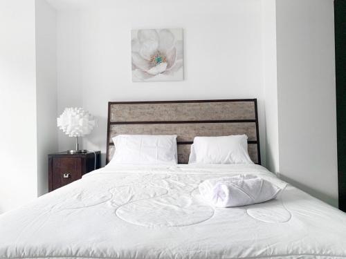 Depa en Bellini, frente al the point