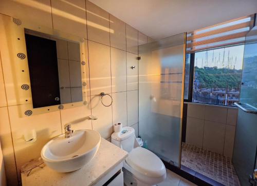 Depa en Bellini, frente al the point