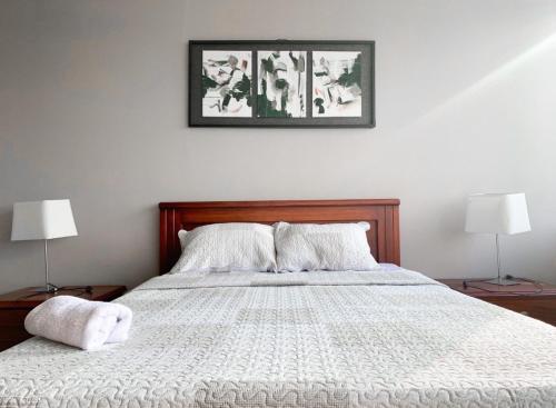 Depa en Bellini, frente al the point