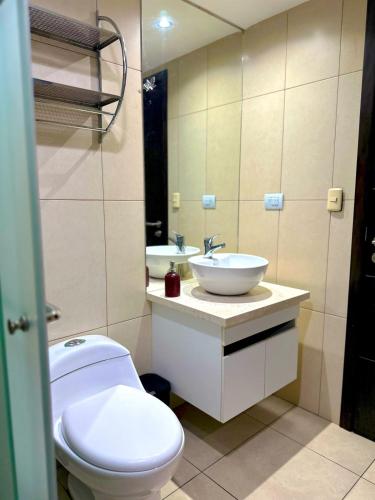 Depa en Bellini, frente al the point