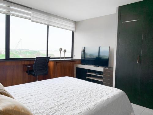 Depa en Bellini, frente al the point