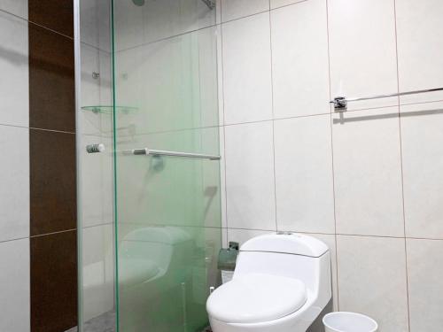 Depa en Bellini, frente al the point