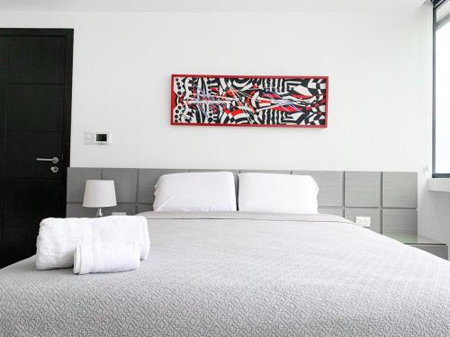 Depa en Bellini, frente al the point