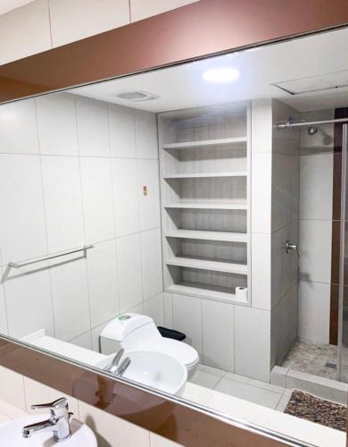 Depa en Bellini, frente al the point