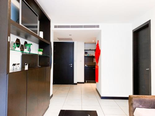 Depa en Bellini, frente al the point