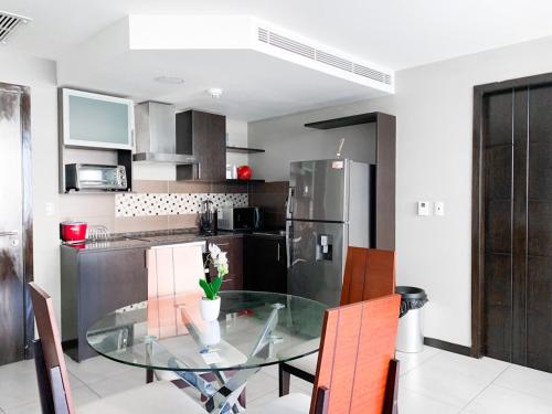 Depa en Bellini, frente al the point