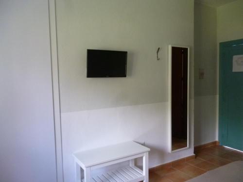Double or Twin Room image 4