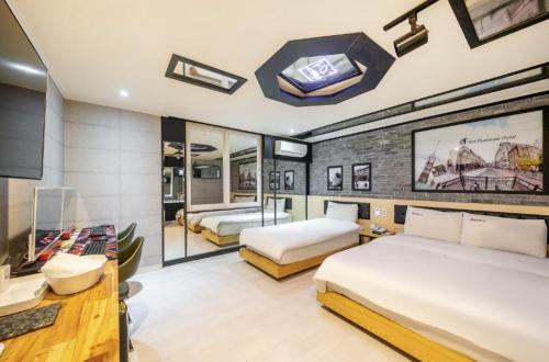 光州 Wa Motel near Gwangju Station 酒店 套房