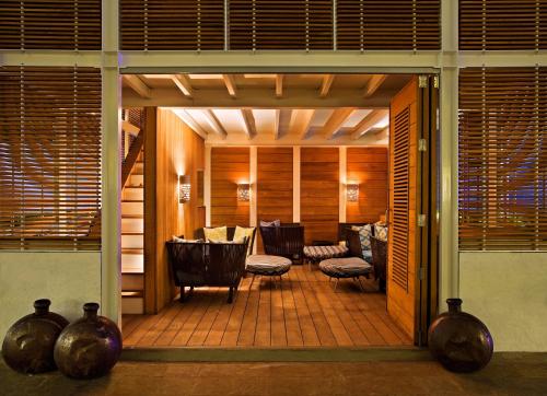 Lobby, The Park Bangalore, MG Road near Bangalore Turf Club Race Course