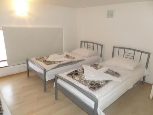 River Apartment - main image