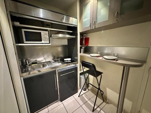 CHARMANT Studio 100 M Gare CHARMANT Studio 100 M Gare