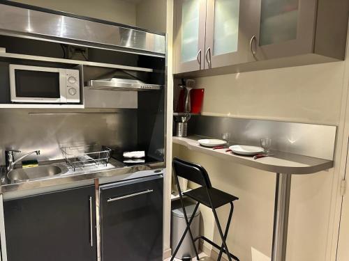 CHARMANT Studio 100 M Gare CHARMANT Studio 100 M Gare