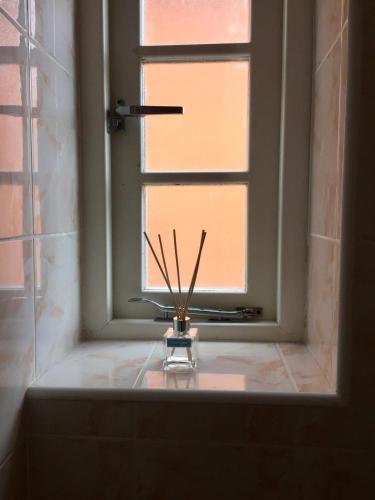 Redhill Residential in เรียเกท